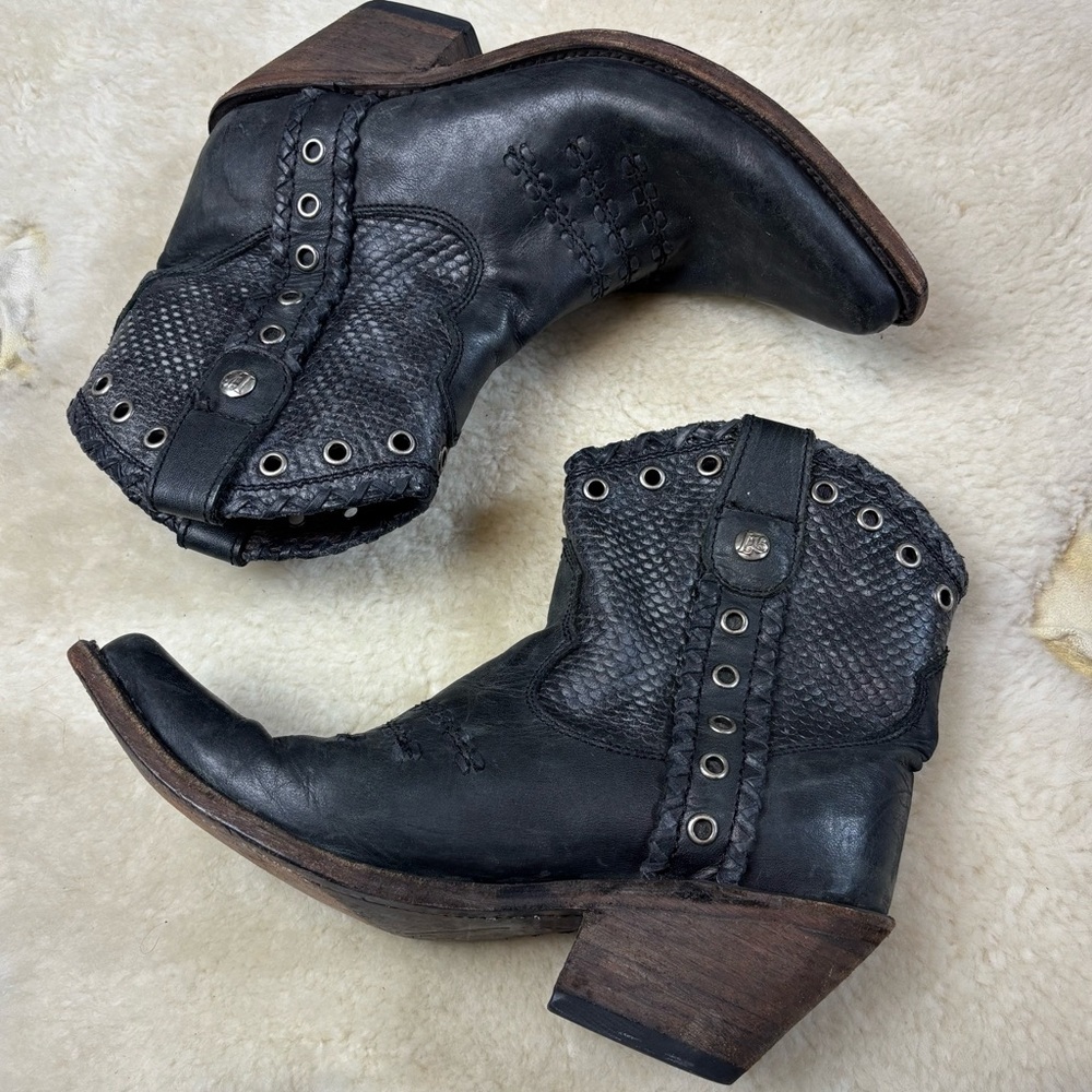 LIBERTY BLACK Leather Ankle Boot with Metal Accents sz 8.5